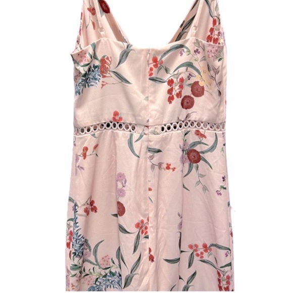 KEEPSAKE
Indulge Midi Dress Blush Botanic Floral - Picture 6 of 10